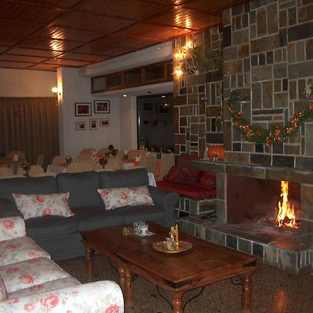 Chrissa Camping Rooms & Bungalows Делфи Екстериор снимка